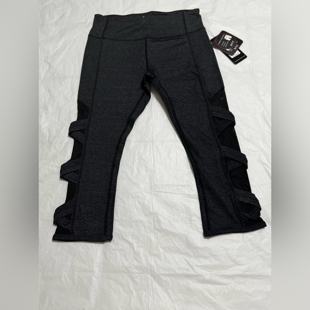 Marc New York Black Crisscross Capri Leggings Tummy Control Women’s Sz M